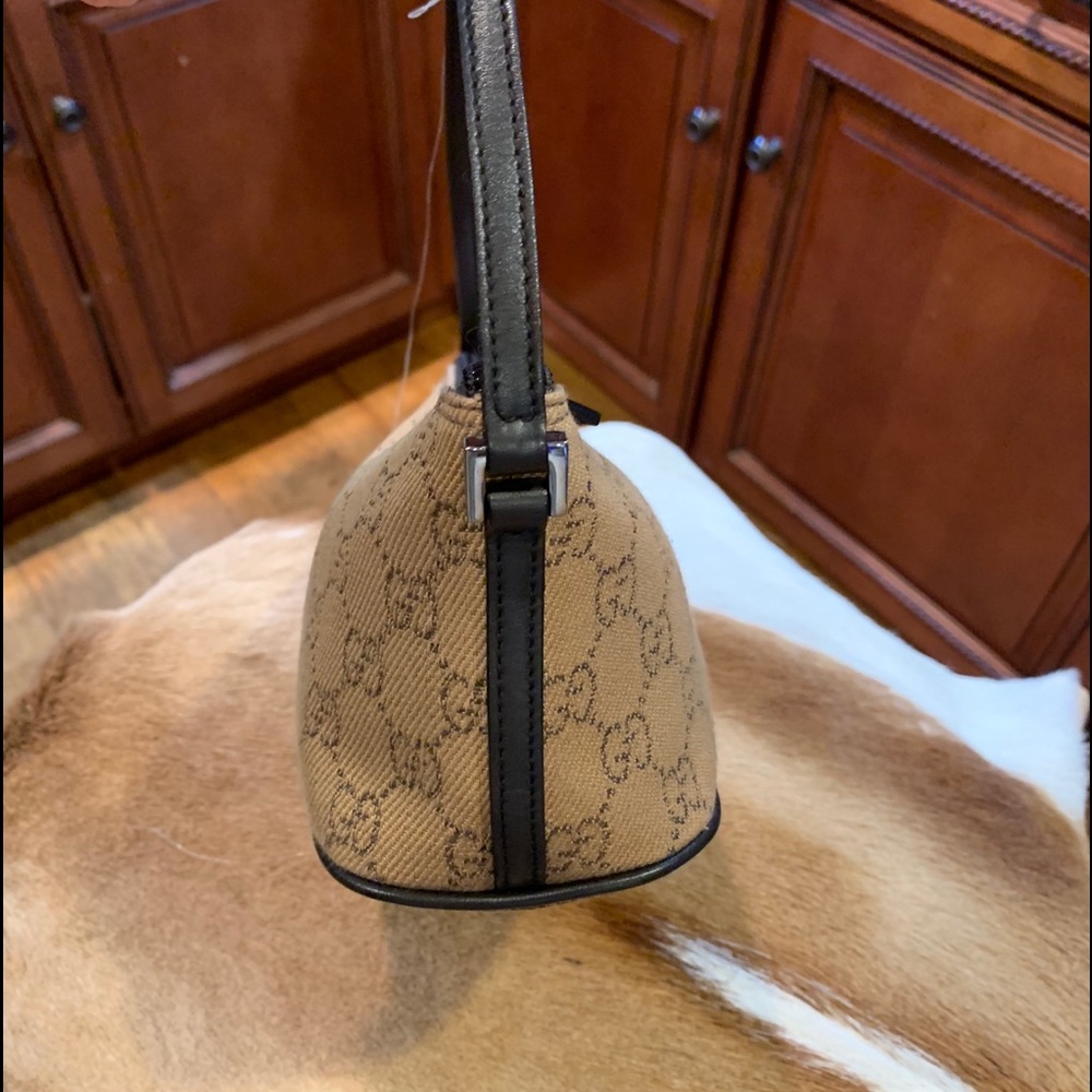 -❌SOLD❌✳️AUTH GUCCI ICONIC PRINT TAB POCHETTE EUC - Picture 10 of 14